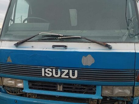 1993 Isuzu Forward (F-Series), синий, 1500000 рублей, вид 1