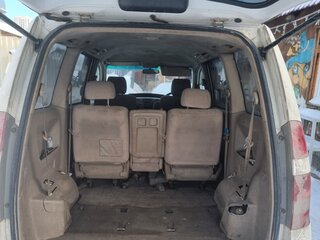 2002 Toyota Noah I (R60), белый, 800000 рублей, вид 5