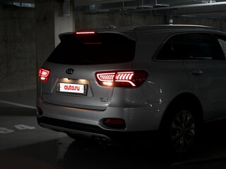 2019 Kia Sorento III Prime Рестайлинг, серебристый, 3650000 рублей, вид 4