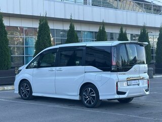 2020 Honda Stepwgn Spada V Рестайлинг, белый, 2400000 рублей, вид 4