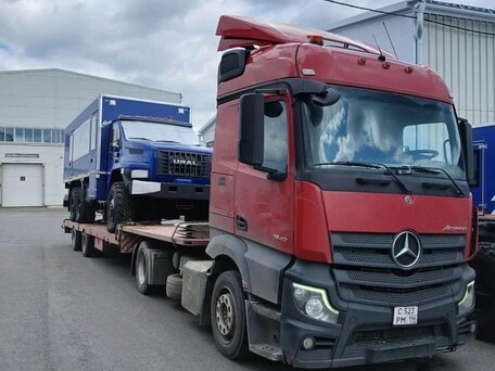 2022 Mercedes-Benz Actros, красный, 9300000 рублей, вид 1