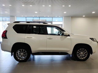 2018 Toyota Land Cruiser Prado 150 Series Рестайлинг 2, белый, 3675000 рублей, вид 4