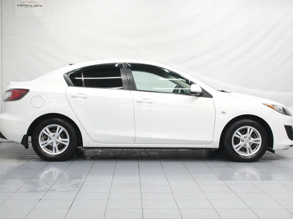 2011 Mazda 3 II (BL) Рестайлинг, белый - вид 2
