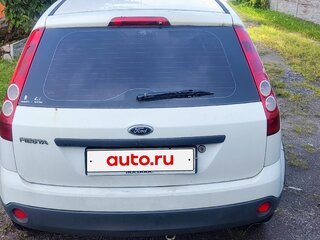 2006 Ford Fiesta Mk5, белый, 300000 рублей, вид 3