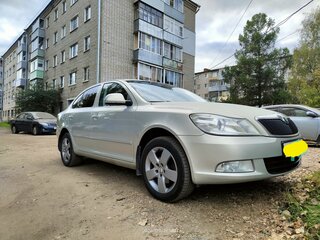 2012 Skoda Octavia II (A5) Рестайлинг, серый, 900000 рублей, вид 1