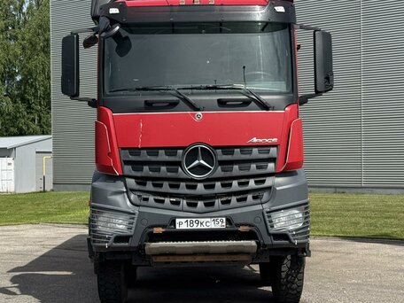 2021 Mercedes-Benz Arocs, красный, 8800000 рублей, вид 2