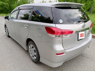 2010 Toyota Wish II, серебристый, 1310000 рублей, вид 3