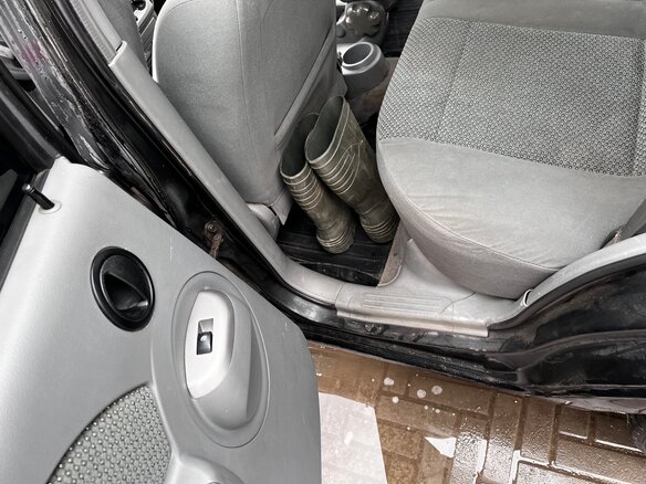 2004 Chevrolet Aveo I, чёрный, 195000 рублей - вид 21