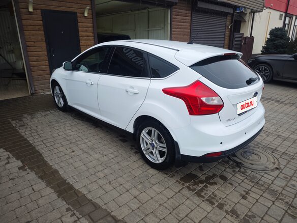 2014 Ford Focus III, белый, 1050000 рублей - вид 4