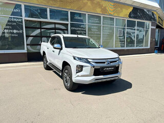 2022 Mitsubishi L200 V Рестайлинг, белый, 4950000 рублей, вид 2