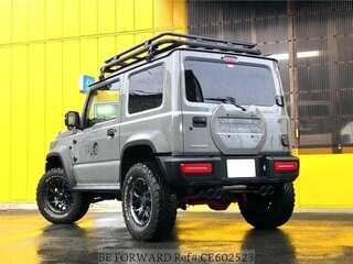 2022 Suzuki Jimny Sierra IV, серый, 1610000 рублей, вид 2
