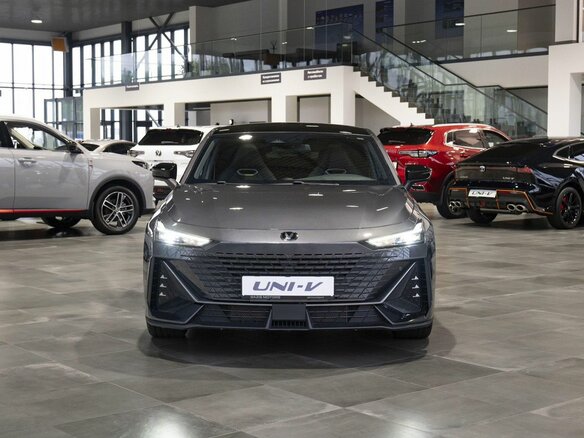 2024 Changan UNI-V I, серый, 2650000 рублей