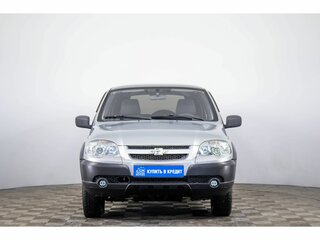 2015 Chevrolet Niva I Рестайлинг, серебристый, 599000 рублей, вид 2