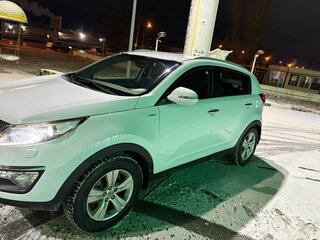 2011 Kia Sportage III, белый, 1600000 рублей, вид 3