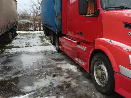 2005 Volvo VHD, красный, 2500000 рублей, вид 4