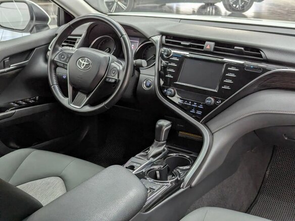 2020 Toyota Camry VIII (XV70), белый, 2495000 рублей - вид 10