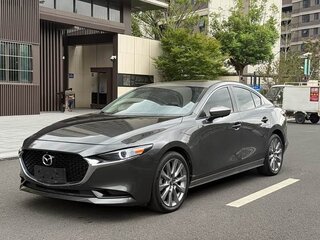 2022 Mazda 3 Axela IV (BP), серый, 1380000 рублей, вид 3