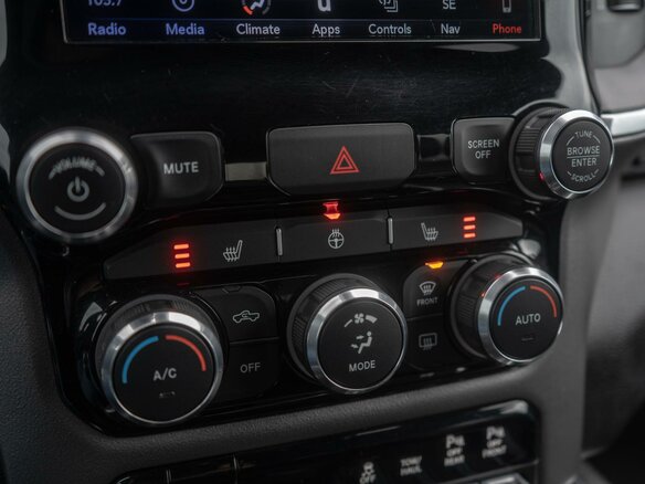 2018 Ram 1500 Crew Cab IV (DS/DJ), синий - вид 36
