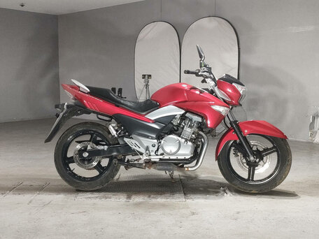 2015 Suzuki GSR 250, красный, 275000 рублей, вид 1