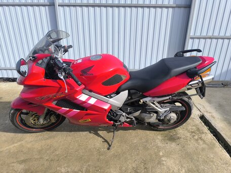2004 Honda VFR 800, красный, 439000 рублей, вид 4