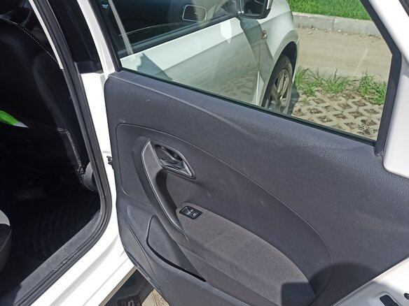 2011 Volkswagen Polo V, белый, 550000 рублей - вид 19