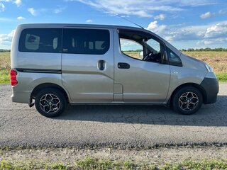 2011 Nissan NV200, серый, 1050000 рублей, вид 2
