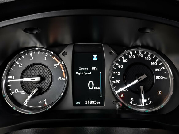 2022 Toyota Hilux VIII Рестайлинг 2, серебристый - вид 15