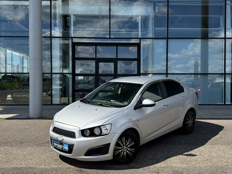 2013 Chevrolet Aveo II, серый, 595000 рублей, вид 1