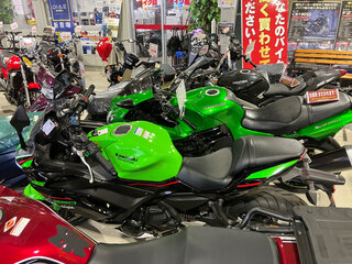 2022 Kawasaki Ninja 650, зелёный, 755000 рублей, вид 2