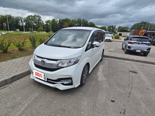 2016 Honda Stepwgn V, белый, 1500000 рублей, вид 2