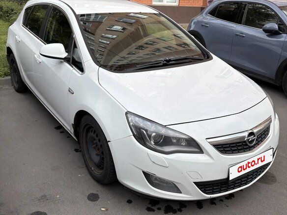 2011 Opel Astra J, белый - вид 2