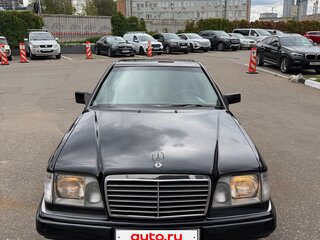 1995 Mercedes-Benz E-Класс 200 I (W124), чёрный, 1200000 рублей, вид 2