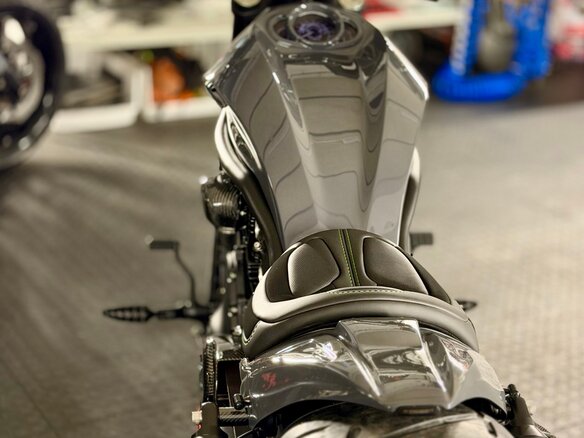 2012 Harley-Davidson V-Rod, серый, 2900000 рублей - вид 5