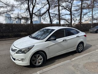 2015 Hyundai Solaris I Рестайлинг, белый, 780000 рублей, вид 1