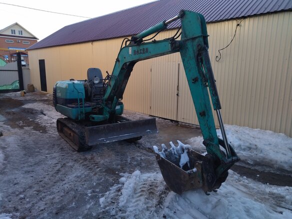 2000 Komatsu PC35, зелёный, 1100000 рублей