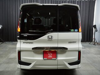 2017 Honda Stepwgn Spada V, белый, 1749000 рублей, вид 5