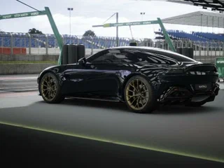 2025 Aston Martin V8 Vantage IV Рестайлинг, чёрный, 37947500 рублей, вид 3