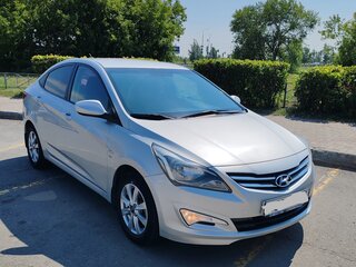 2014 Hyundai Solaris I Рестайлинг, серебристый, 1150000 рублей, вид 2