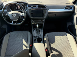 2019 Volkswagen Tiguan II, чёрный, 2744000 рублей, вид 3