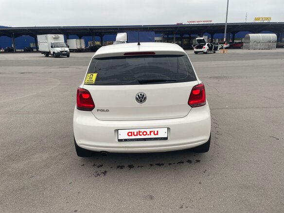 2010 Volkswagen Polo V, белый, 500000 рублей - вид 9