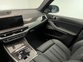 2025 BMW X5 M60i IV (G05/G18) Рестайлинг, серый - вид 11