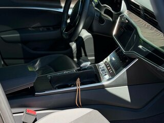 2020 Audi A6 45 TFSI V (C8), чёрный, 4050000 рублей, вид 5