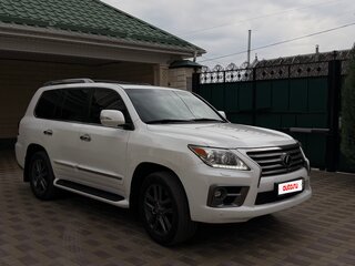 2014 Lexus LX 570 III Рестайлинг, белый, 4500000 рублей, вид 3