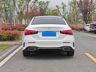 2023 Mercedes-Benz A-Класс 180 IV (W177) Рестайлинг, белый, 1720000 рублей, вид 4