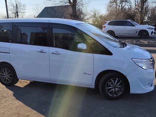 2014 Nissan Serena IV (C26), белый, 1360000 рублей, вид 3