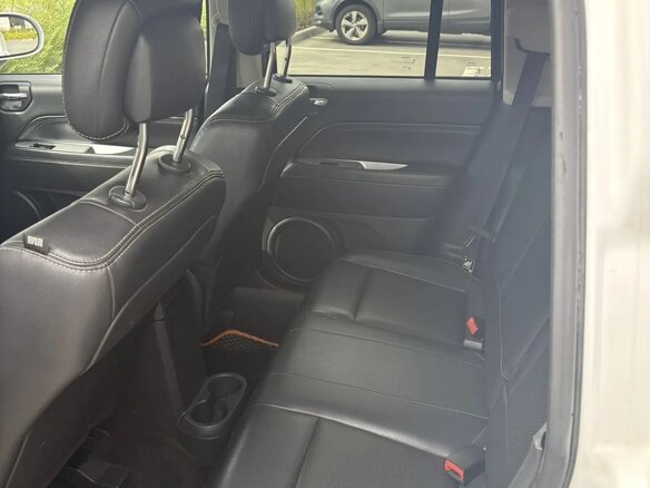 2013 Jeep Compass I Рестайлинг 2, белый, 1300000 рублей - вид 11
