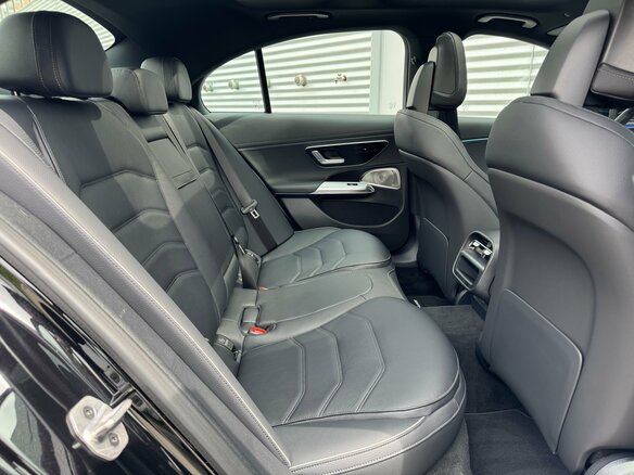 2025 Mercedes-Benz E-Класс 300 VI (W214, S214), чёрный, 8990000 рублей - вид 34