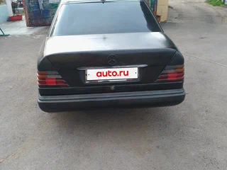 1992 Mercedes-Benz W124 300, чёрный, 220000 рублей, вид 3