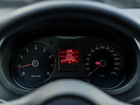 2011 Volkswagen Polo V, чёрный, 455000 рублей, вид 5
