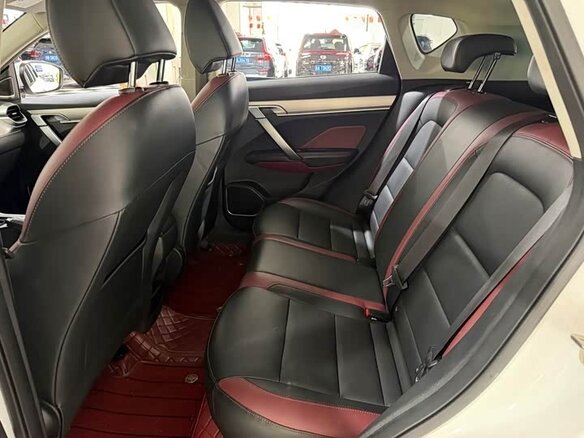 2022 Geely Binyue I Рестайлинг, белый, 1190000 рублей - вид 17